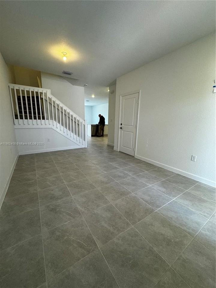 2325 NW 125th St #2325 - Photo 4 of 18