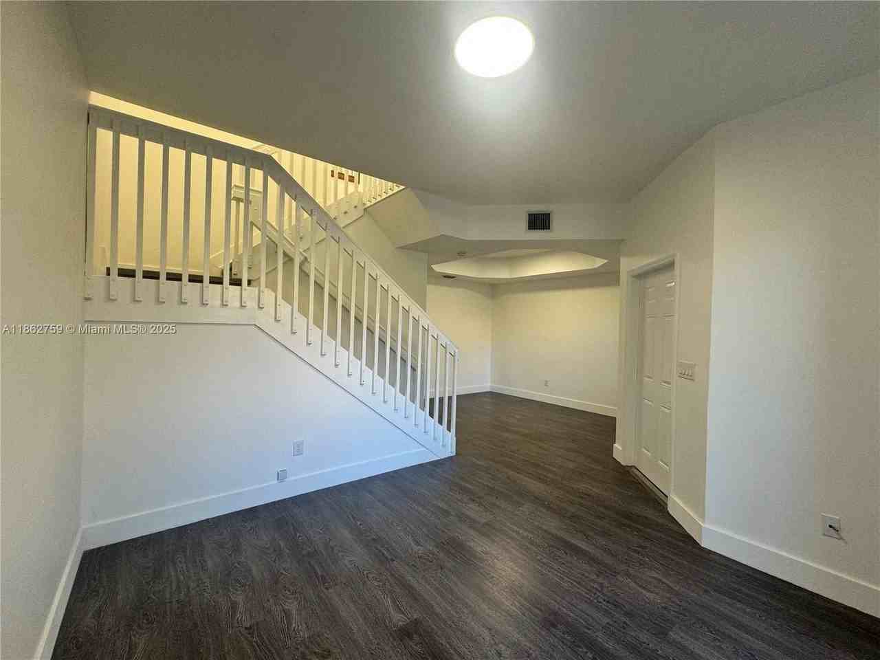 5004 South Harbor Isles Drive #2402 - Photo 7 of 26