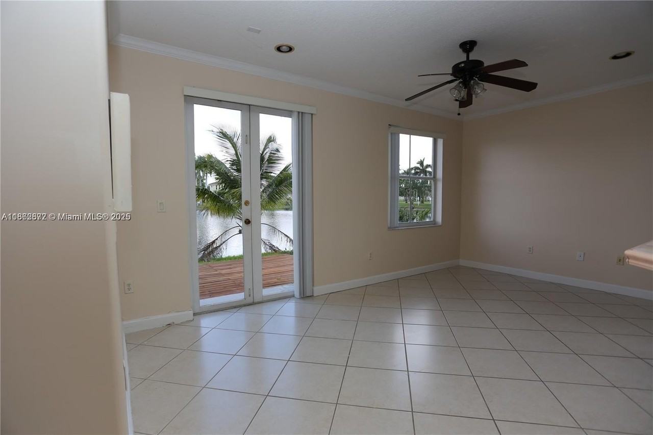 3529 Sw 169th Ter #3529 - Photo 7 of 24