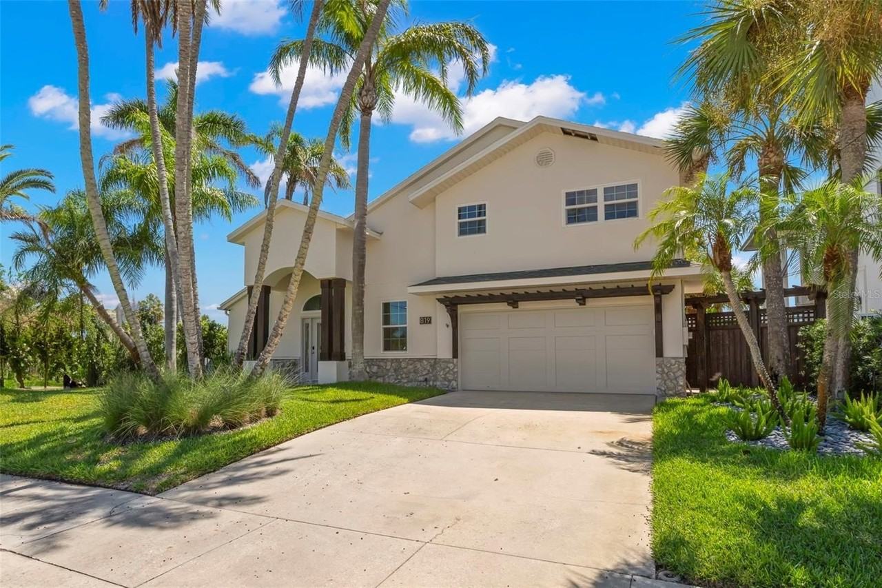 819 Bay Esplanade - Photo 6 of 50