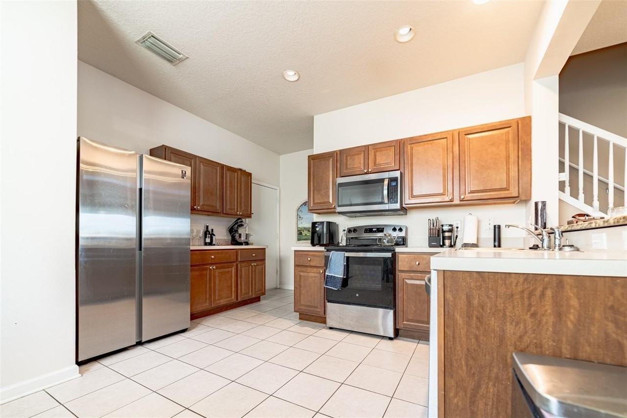 4815 Pond Ridge Dr - Photo 4 of 50