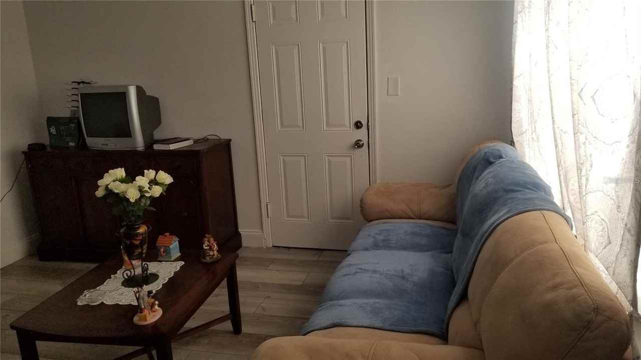 4919 Erleen Pl - Photo 2 of 8