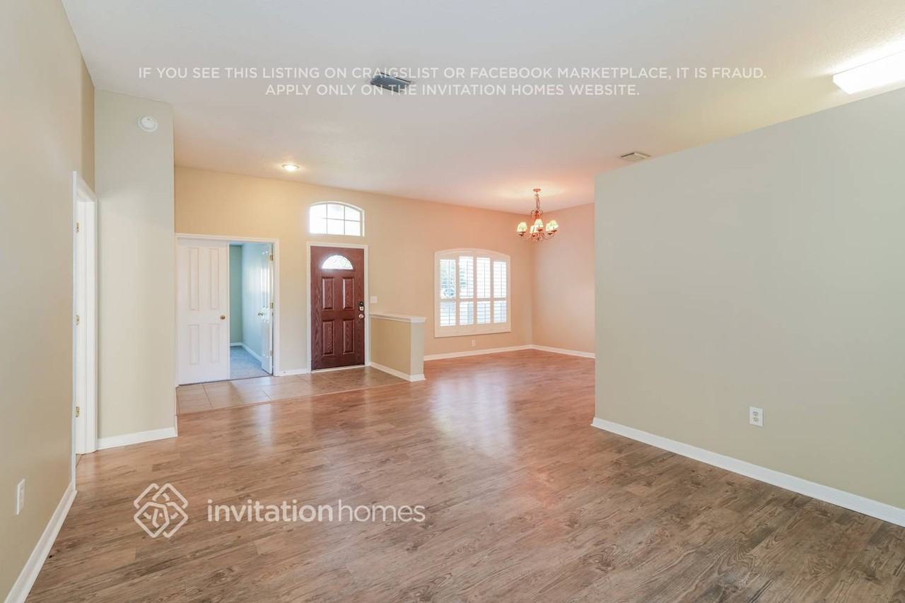 19707 Wyndcliff Dr - Photo 3 of 17