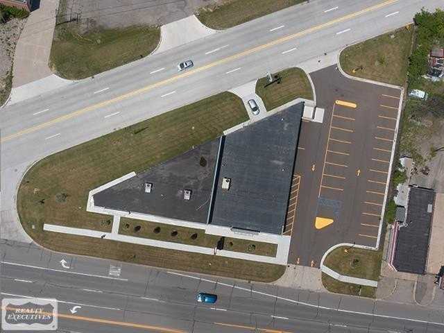 34001 Groesbeck Hwy - Photo 3 of 28