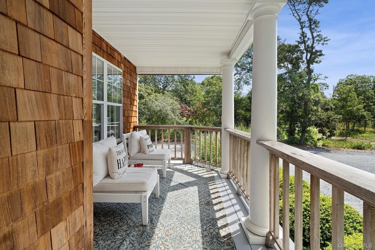 71 Old Canoe Place Rd - Photo 5 of 34