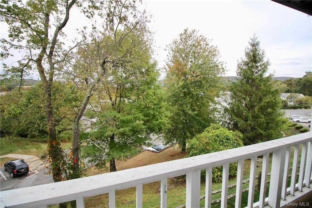 25 Lexington Hills Road #10 - Photo 2 of 13