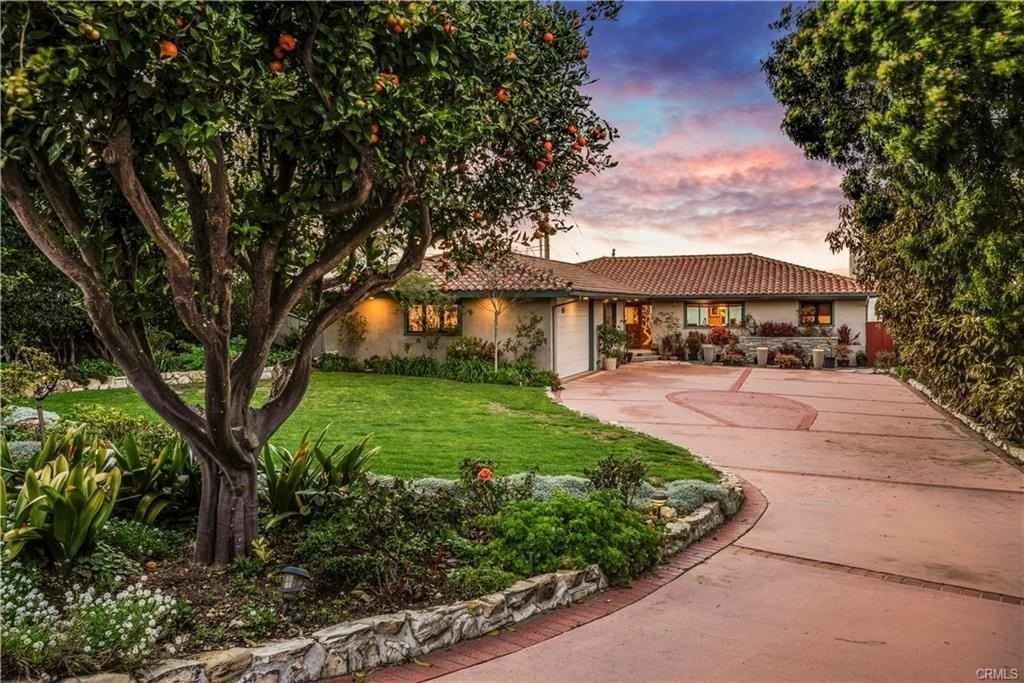 2225 Via Guadalana - Photo 2 of 11