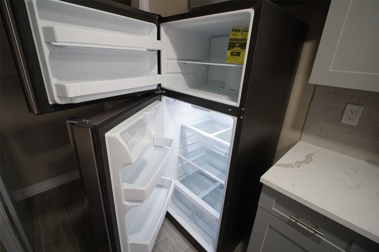 8581 Sands Point Drive - Photo 4 of 20