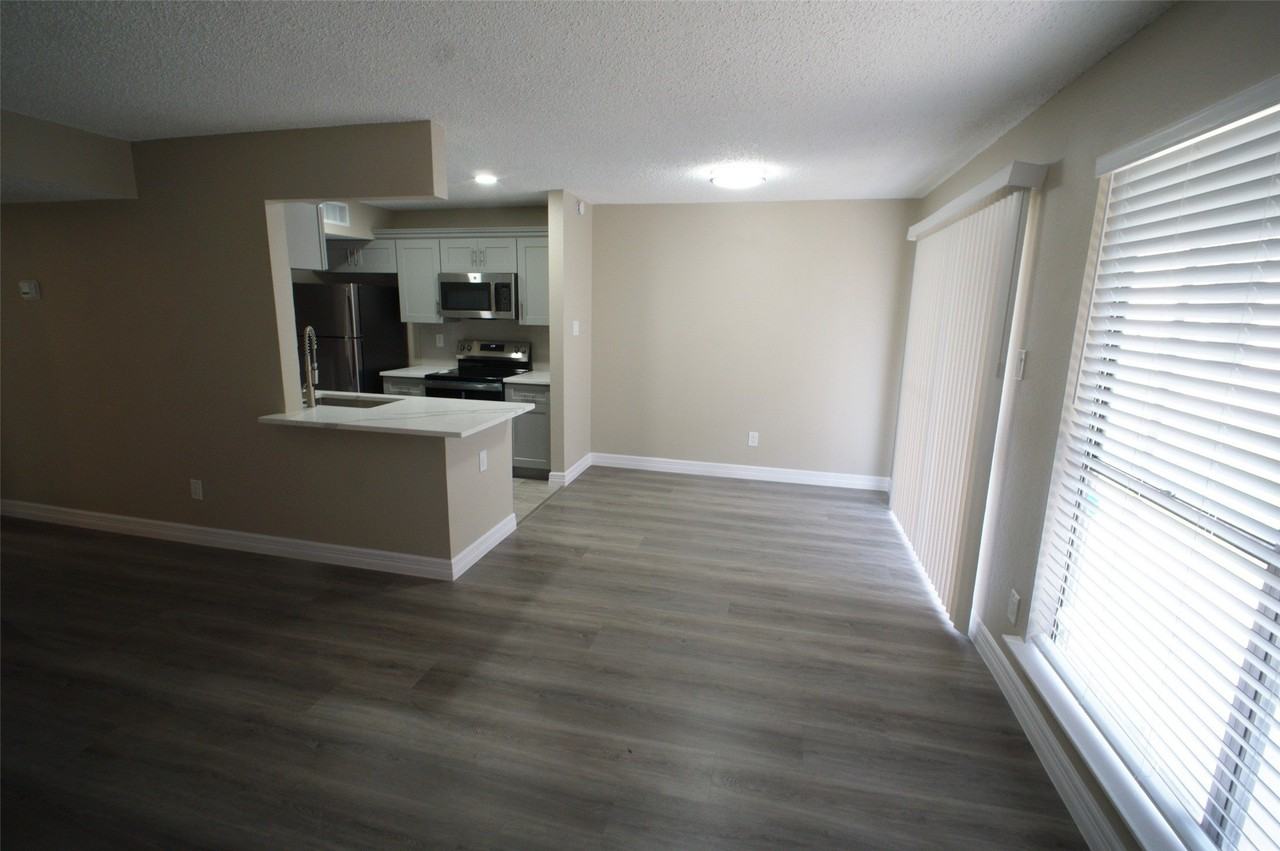 8581 Sands Point Drive - Photo 6 of 20