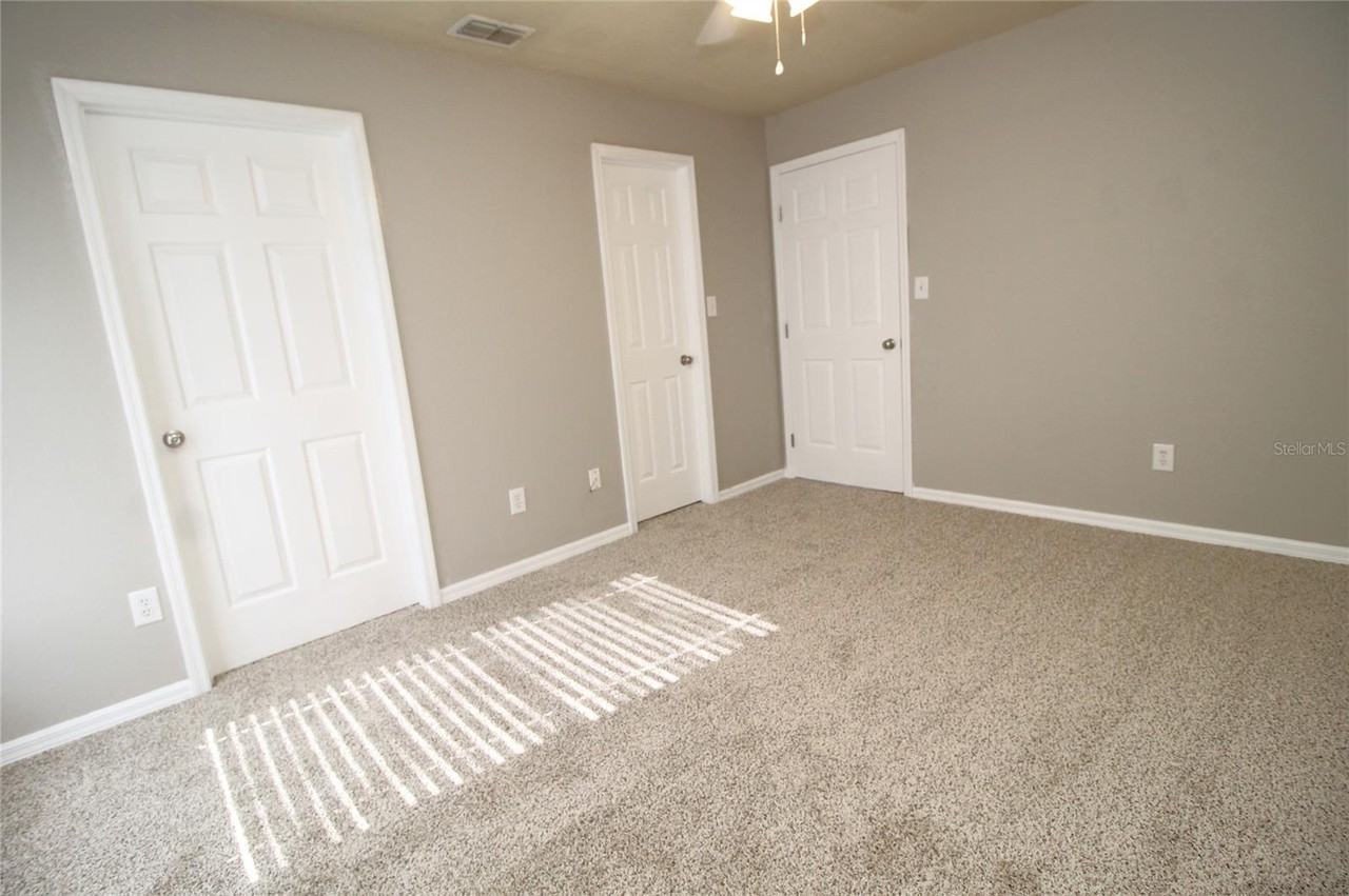 102 W Center St Apt B - Photo 5 of 12