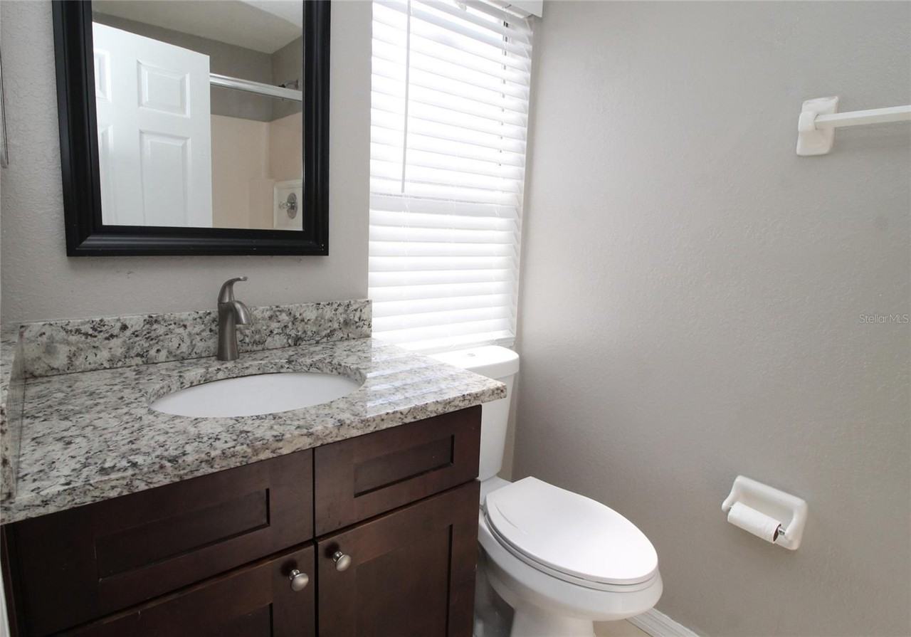 102 W Center St Apt B - Photo 6 of 12