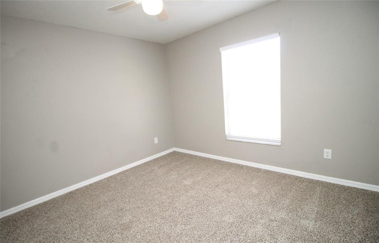 102 W Center St Apt B - Photo 7 of 12