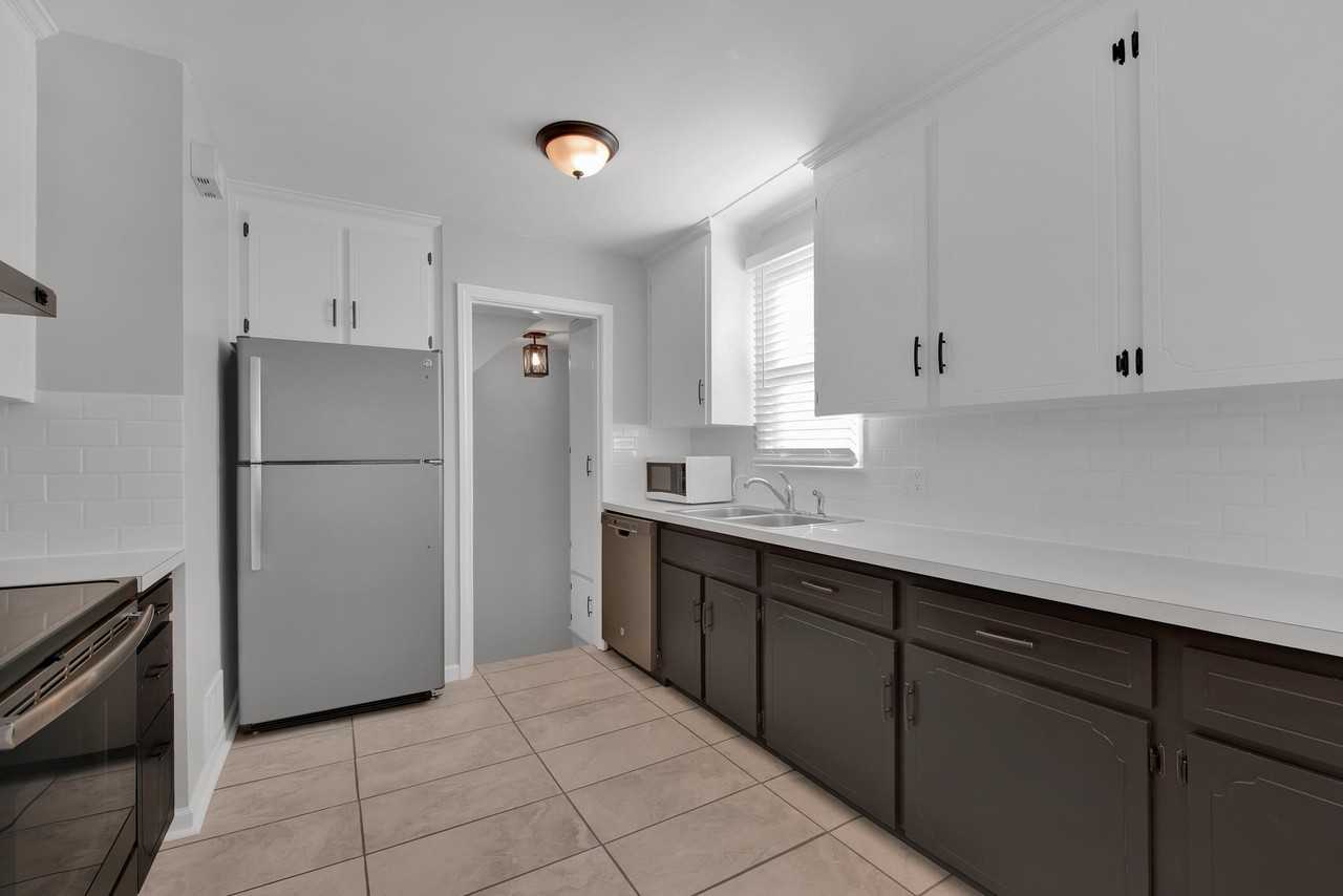 4200 Tyler Ave - Photo 4 of 18