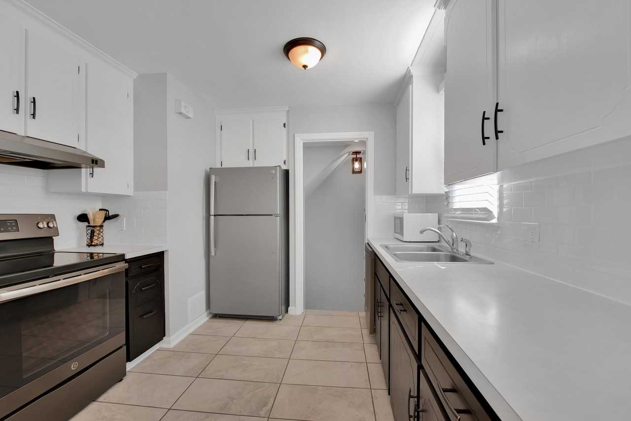 4200 Tyler Ave - Photo 5 of 18