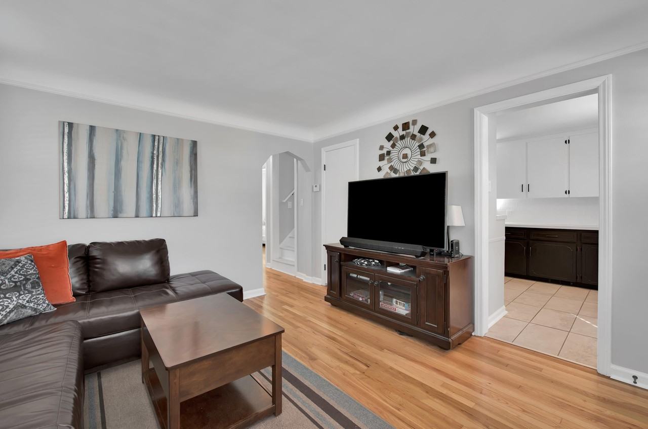 4200 Tyler Ave - Photo 6 of 18