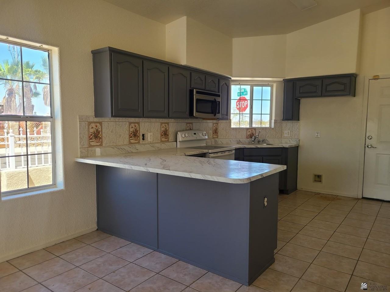 1691 N Dolores Ave - Photo 7 of 17