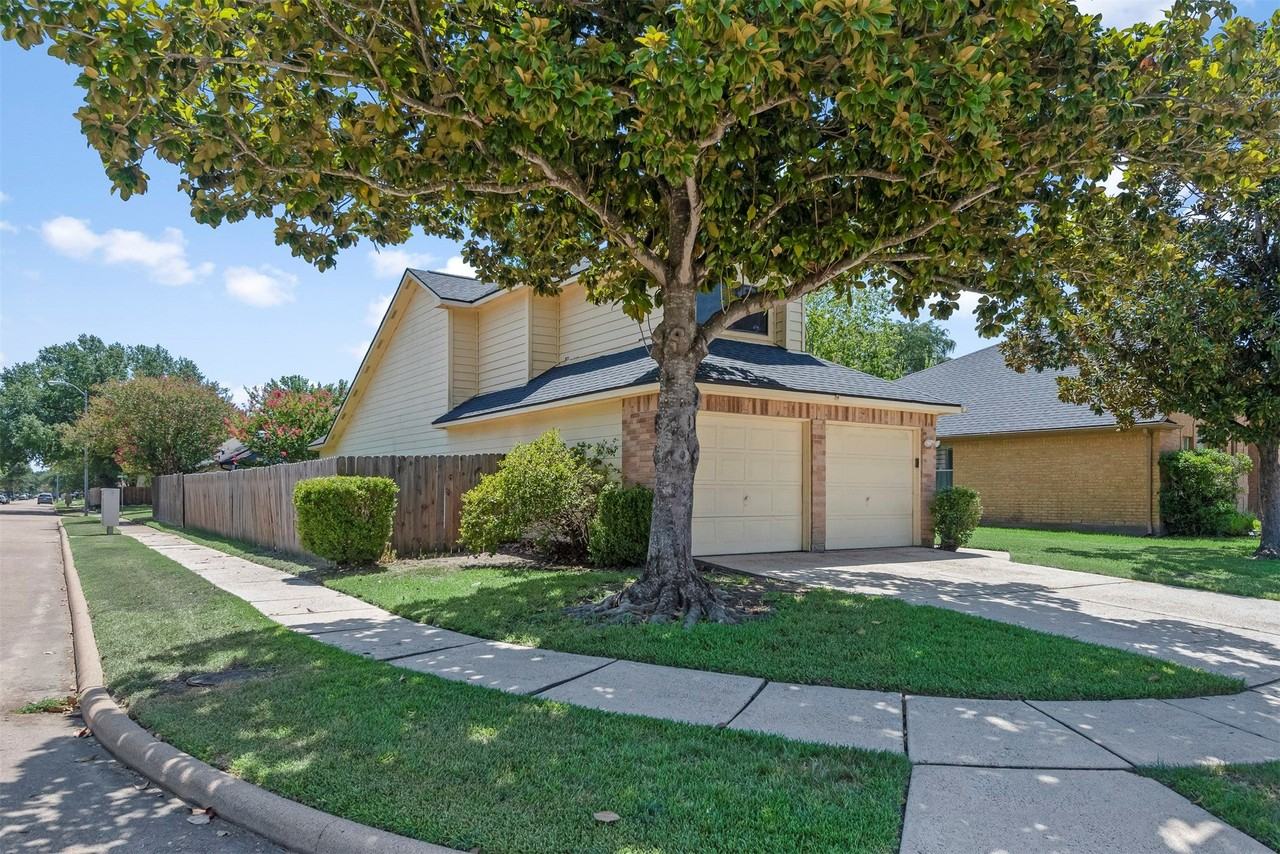 10842 Ryan Trails Dr - Photo 3 of 27