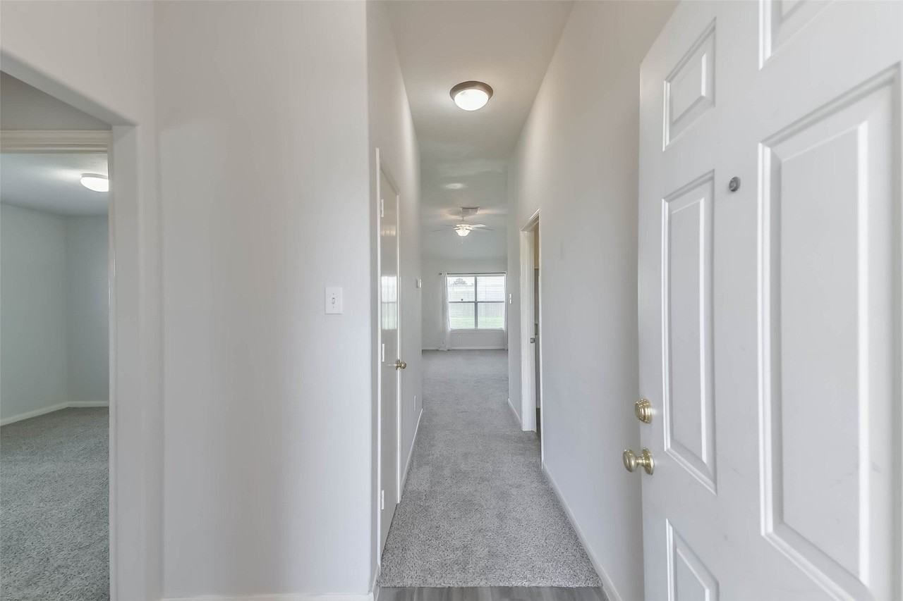 4938 Winding View Ln - Photo 4 of 29