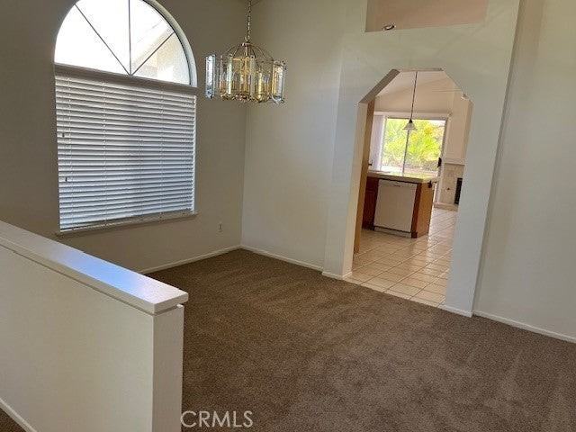 573 S Shoal Creek St - Photo 3 of 11