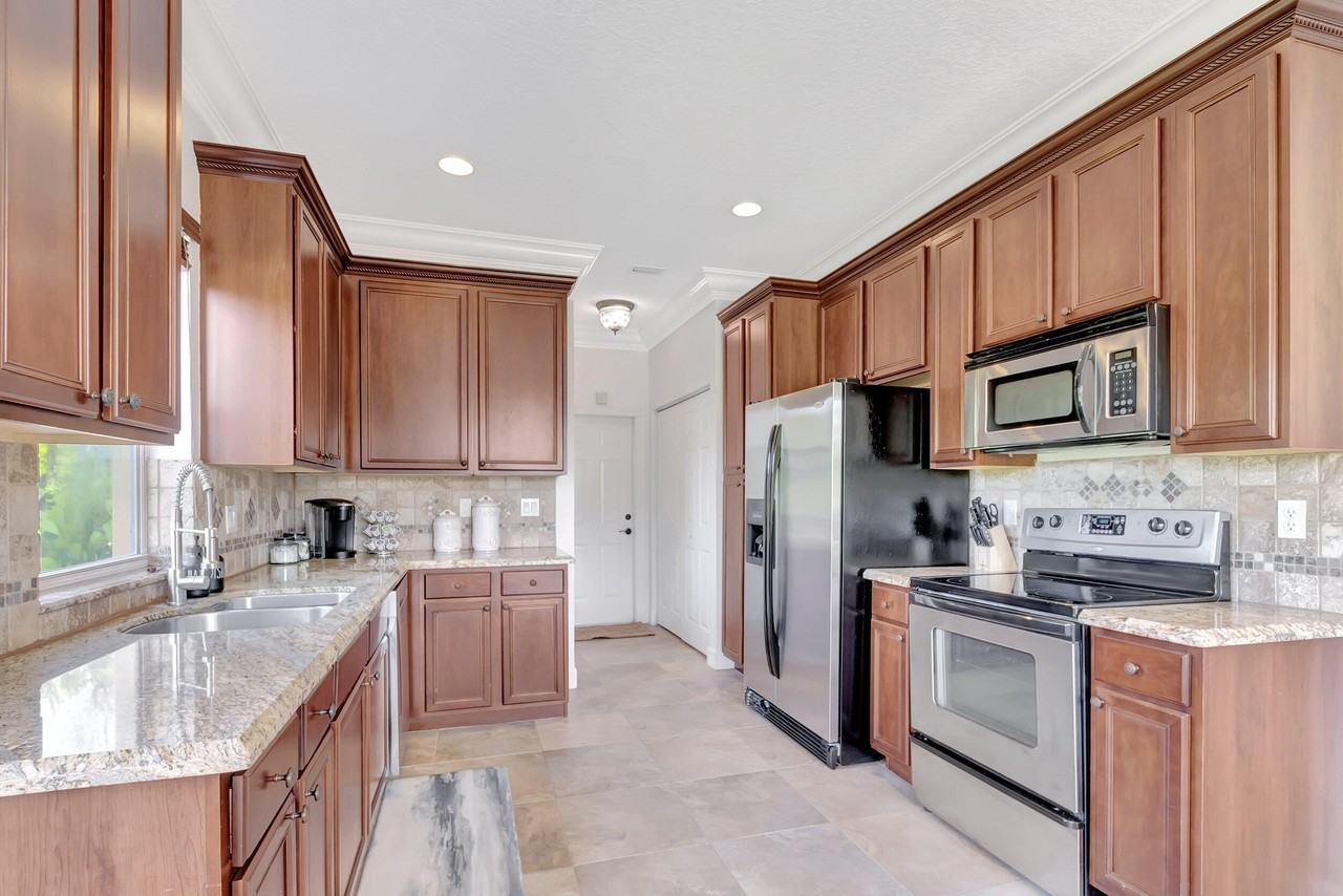 6173 Lottie Ln - Photo 5 of 22