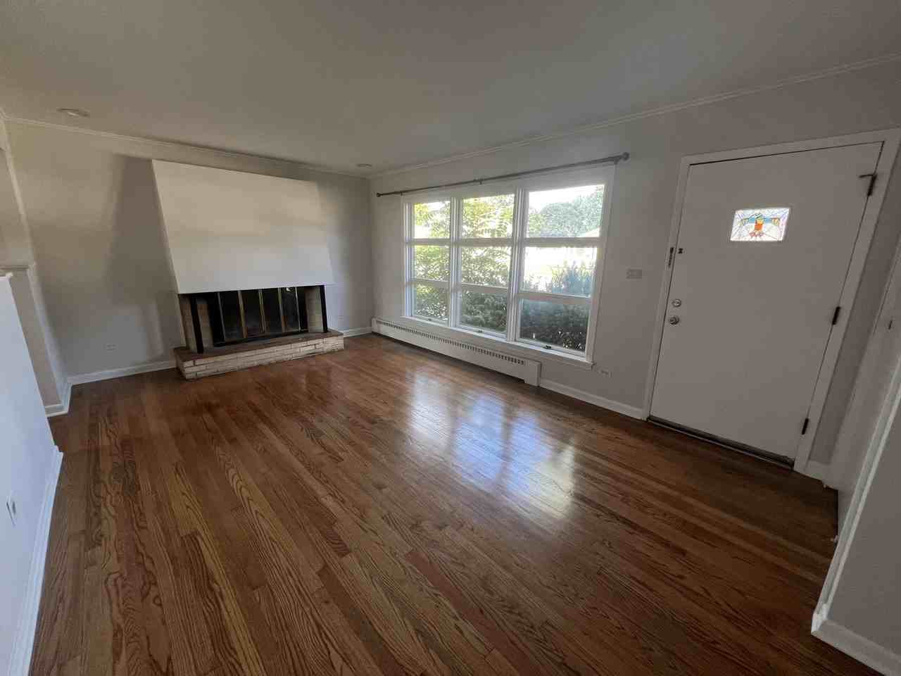 730 N Elizabeth St - Photo 3 of 20