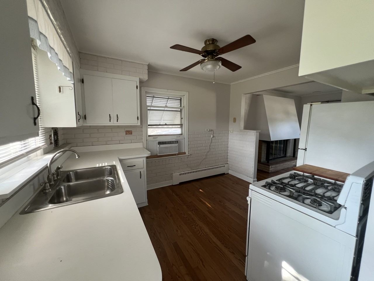 730 N Elizabeth St - Photo 7 of 20