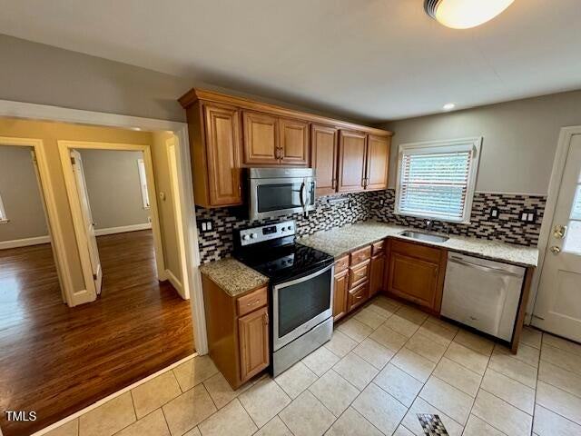 320 S Boylan Ave - Photo 5 of 15