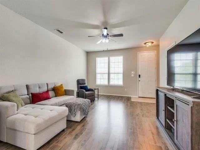 6009 Myers Ct - Photo 2 of 14