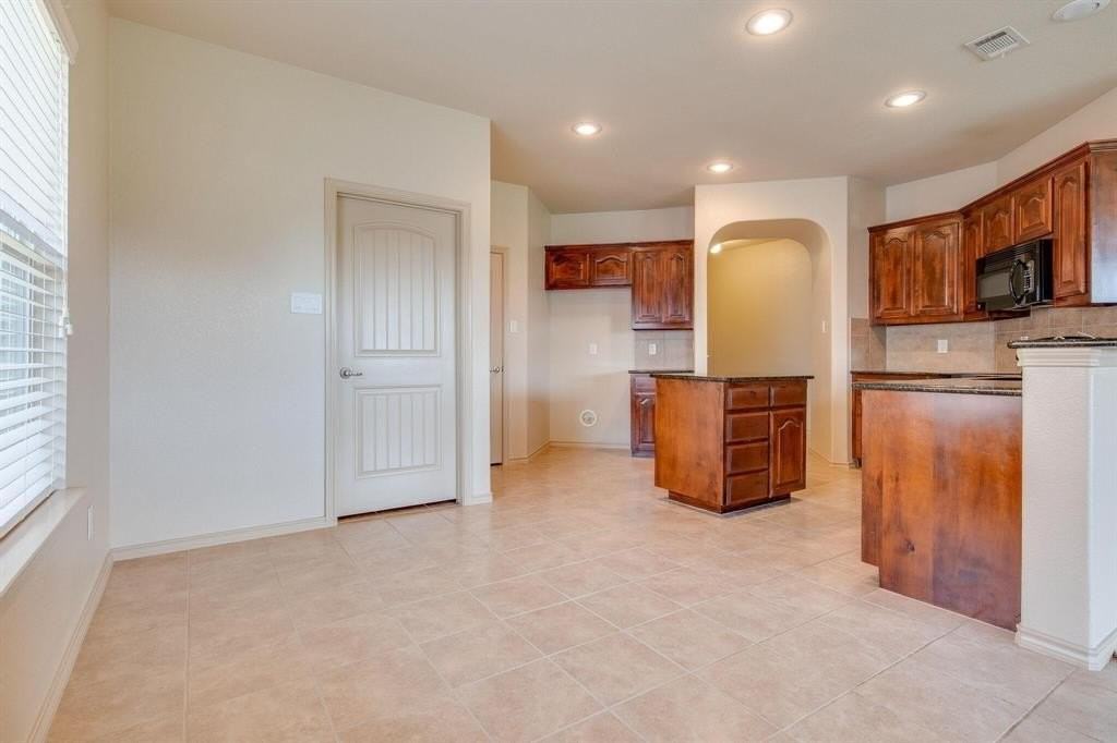 3237 Buckthorn Ln - Photo 5 of 18