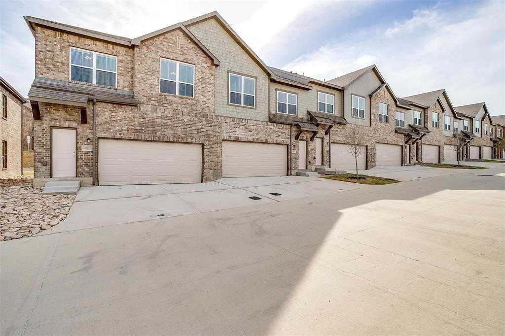 520 Lake Point Dr - Photo 3 of 40