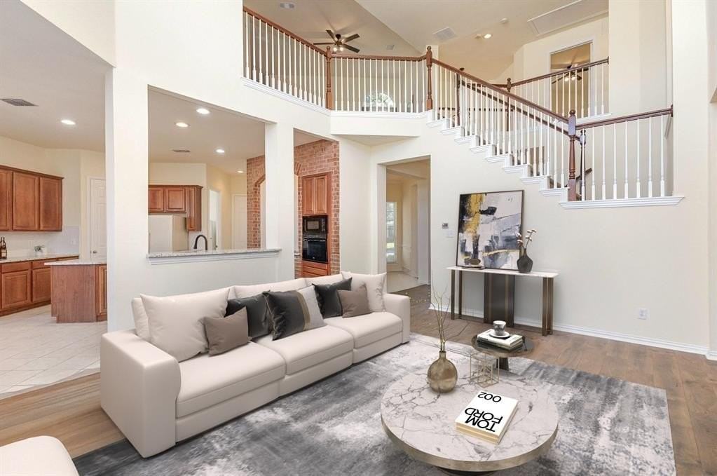 9201 Royal Burgess Dr - Photo 4 of 23