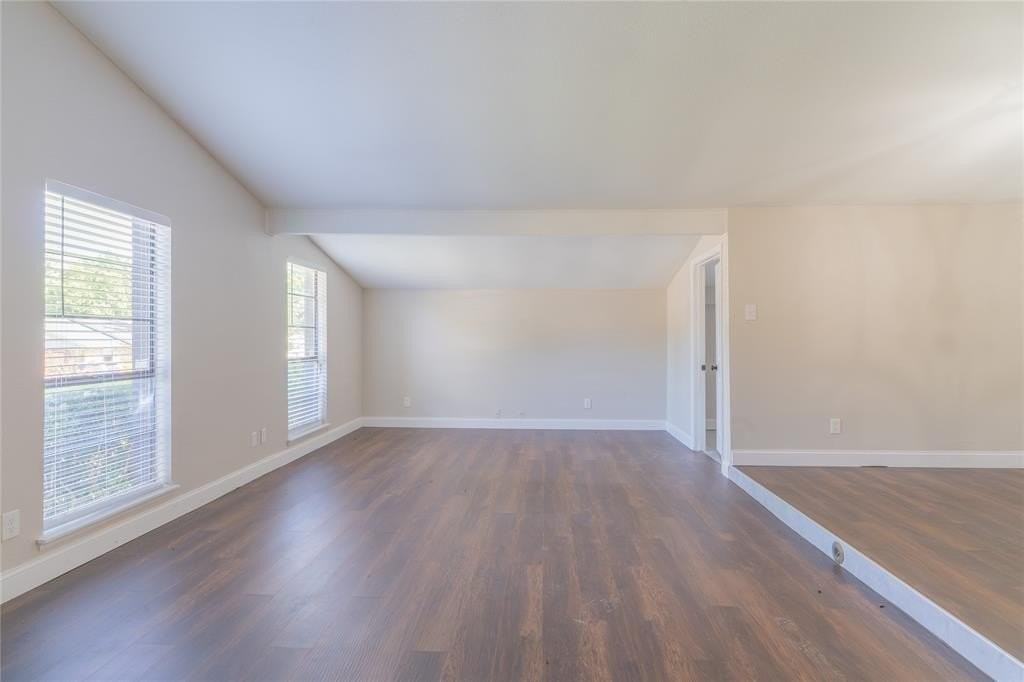 3437 Knoll Point Dr - Photo 4 of 24