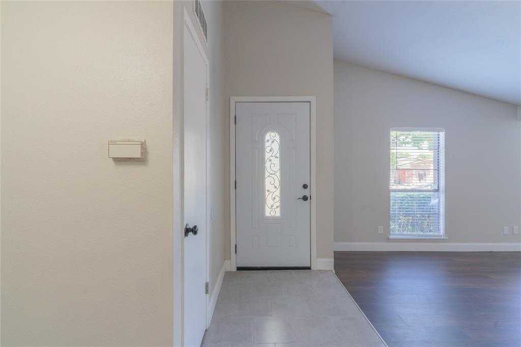 3437 Knoll Point Dr - Photo 5 of 24