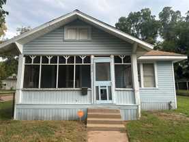 202 E Elmwood St - Photo 1 of 1