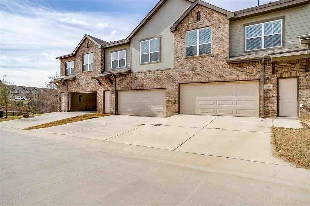 544 Lake Point Dr - Photo 3 of 36