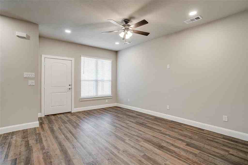 544 Lake Point Dr - Photo 7 of 36