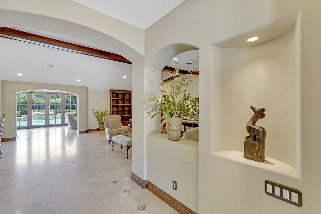 52nd Place South - Photo 3 of 48