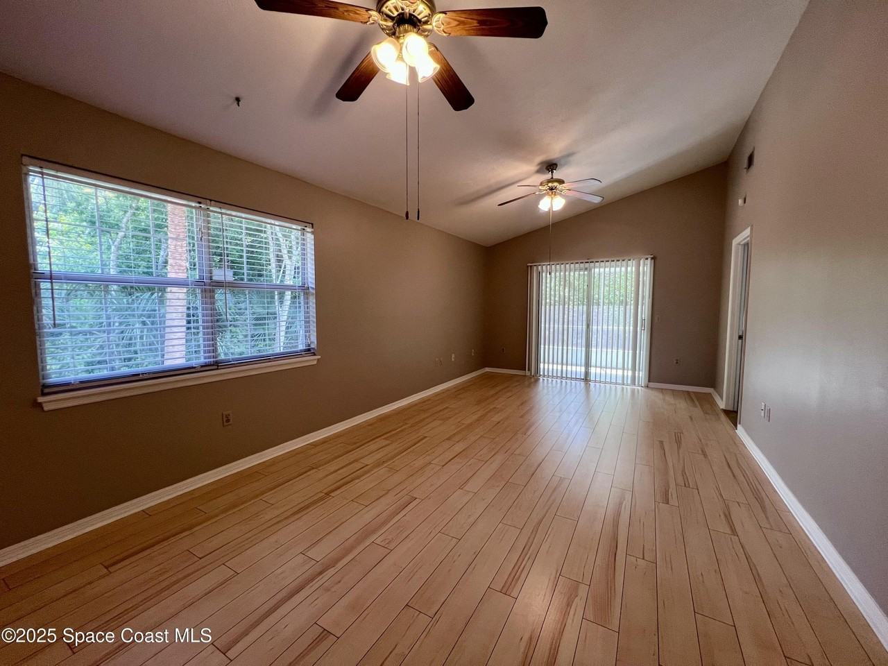 2326 Talmadge Dr - Photo 4 of 14