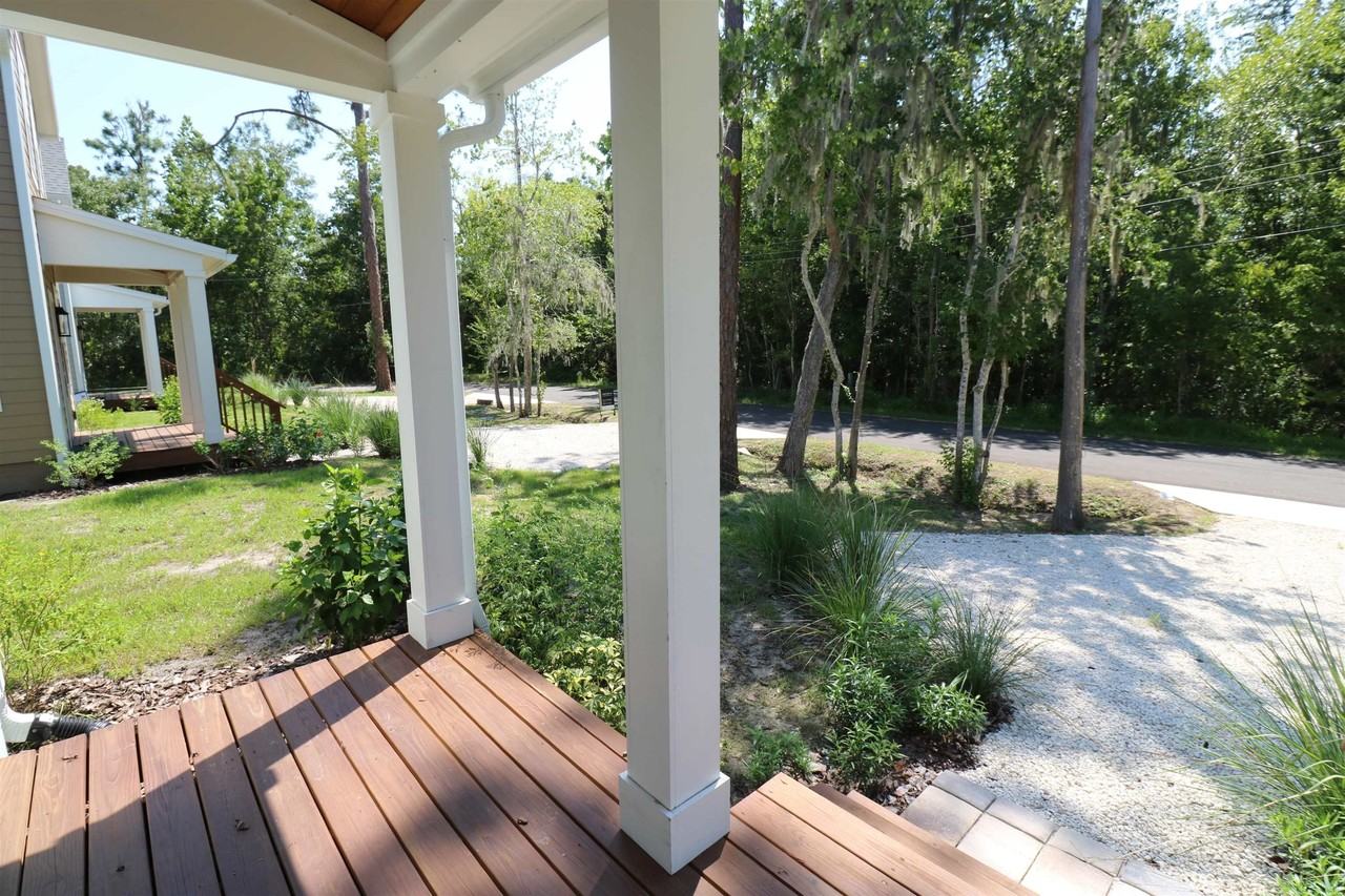 952 Alexander St - Photo 5 of 28