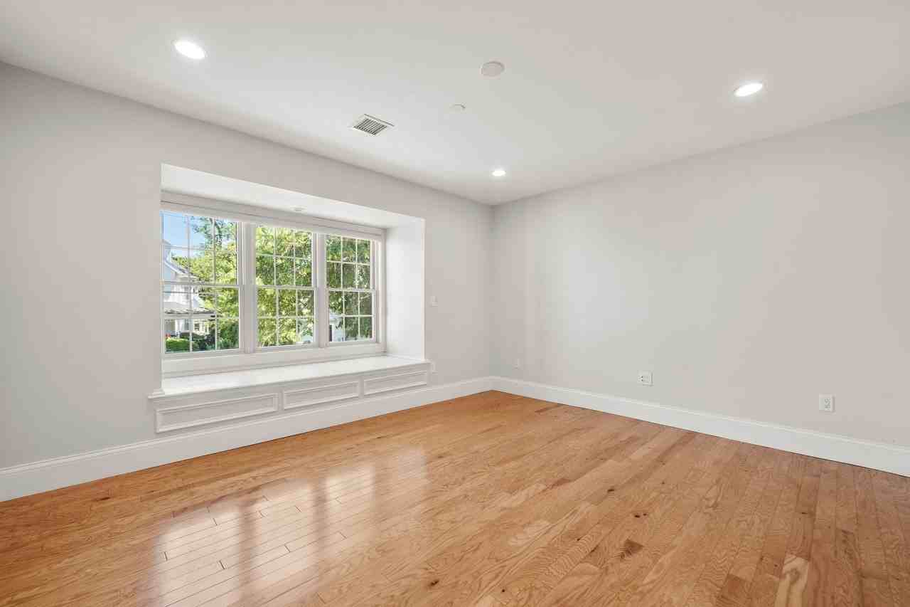 142 Pleasant St #11A - Photo 2 of 12