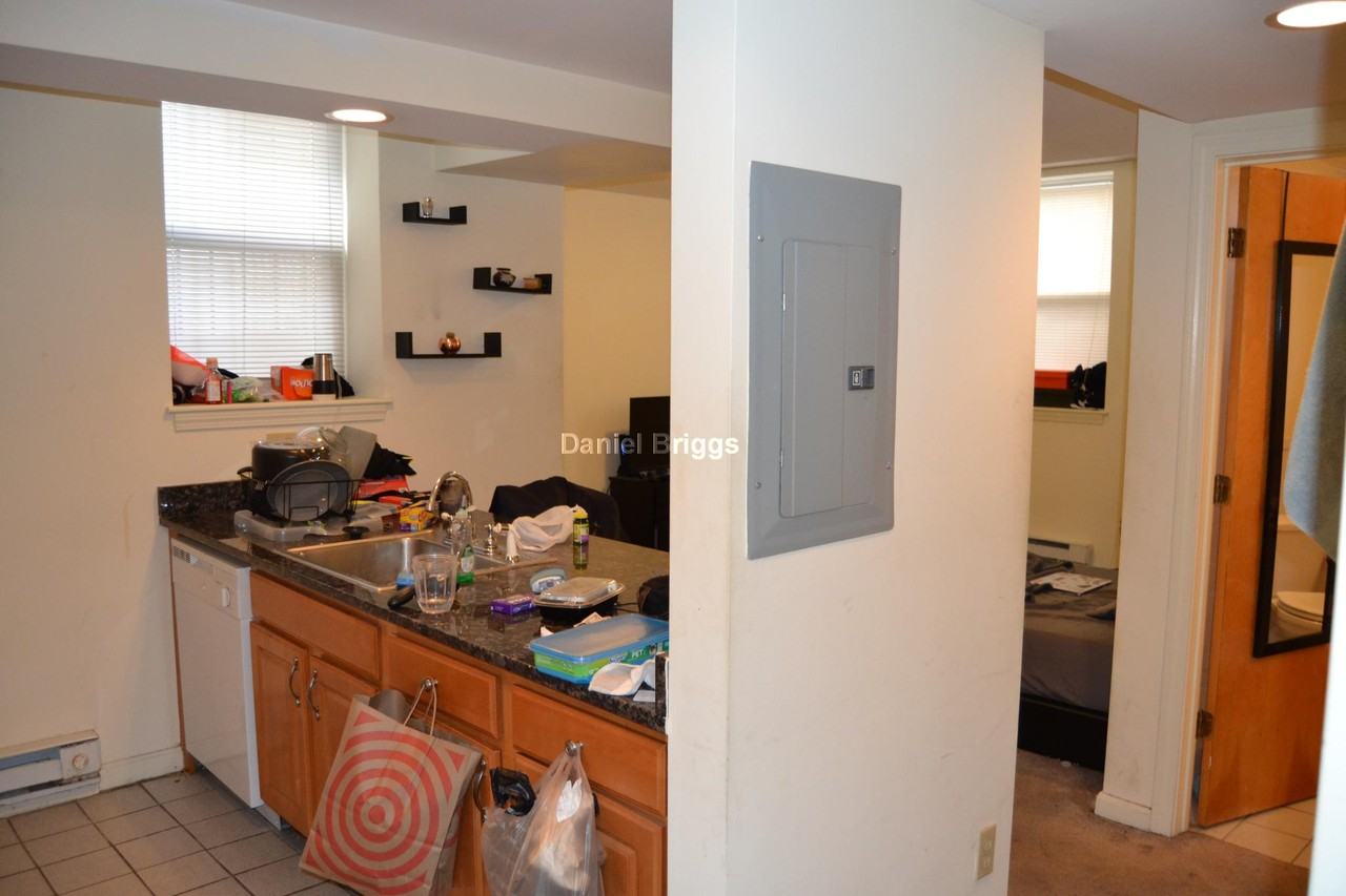 117 Park Dr #D - Photo 3 of 8