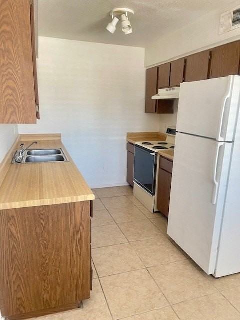 2175 Riviera Blvd Apt 2 #2 - Photo 3 of 10