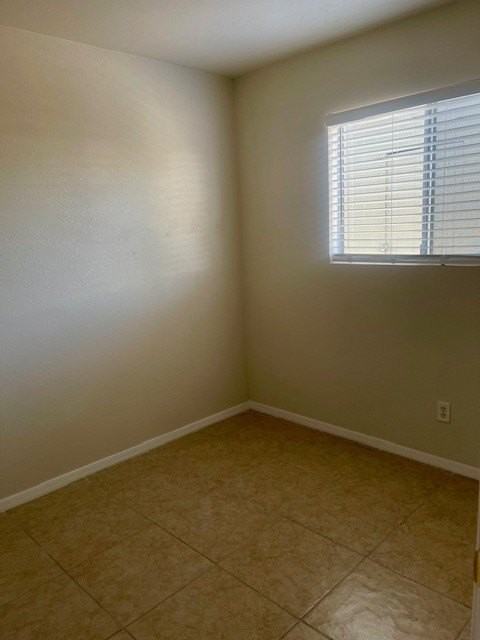 2175 Riviera Blvd Apt 2 #2 - Photo 5 of 10