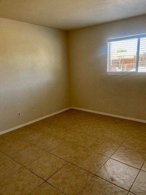 2175 Riviera Blvd Apt 2 #2 - Photo 7 of 10