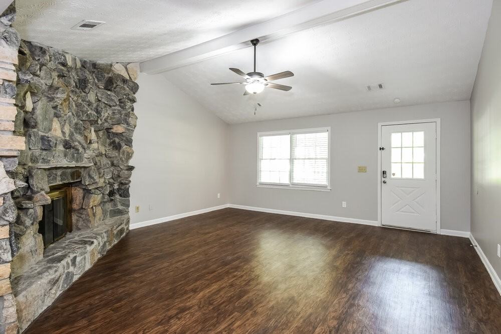 897 Raintree Ct Se - Photo 6 of 16