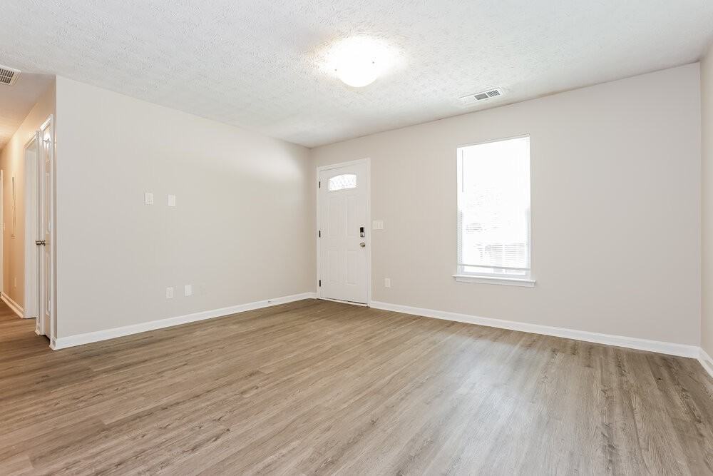 6125 Pineneedle Dr Sw - Photo 3 of 16