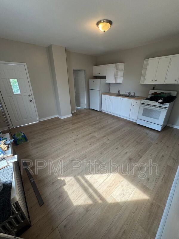 1912 Johnson St - Photo 3 of 13