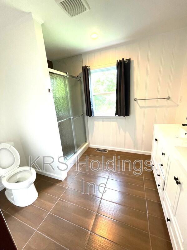 1723 Merryhill Pl - Photo 3 of 33