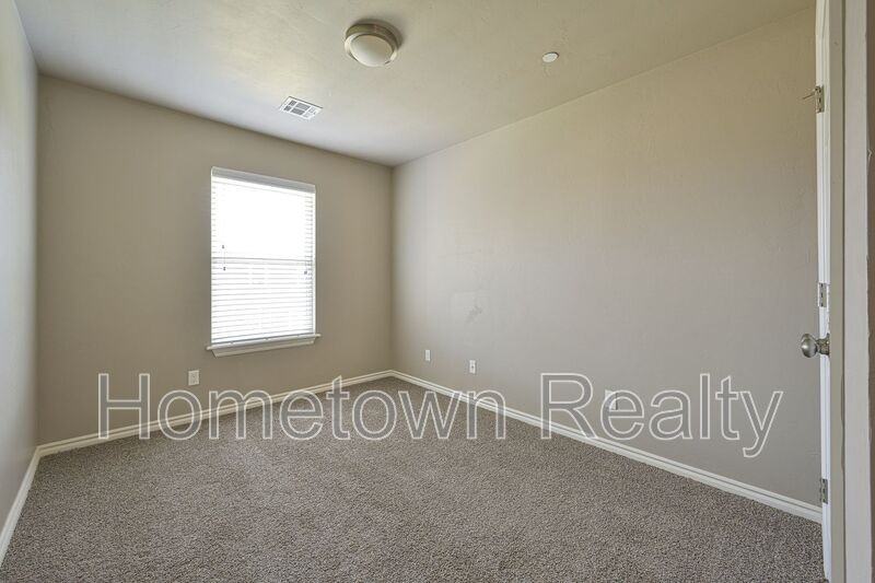 786 Sw 13th St - Photo 7 of 19