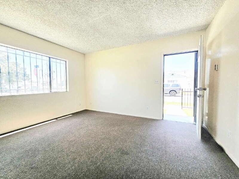 8866 Wall St - Photo 2 of 12